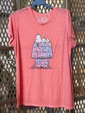 🍑 Peanuts Peachy Pink glittery Snoopy & Woodstock Floral Doghouse Tee